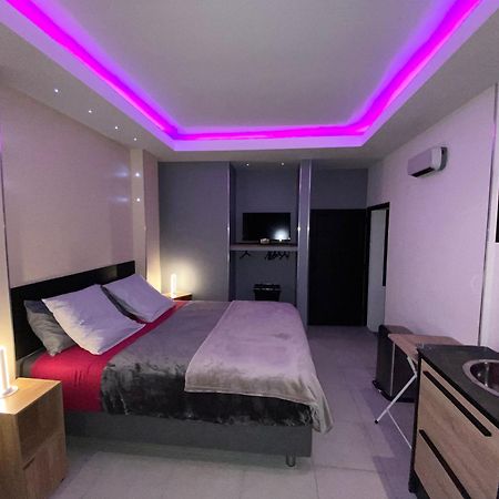 Hostal 170 Room 16 Service Appartement 르탕퐁 외부 사진